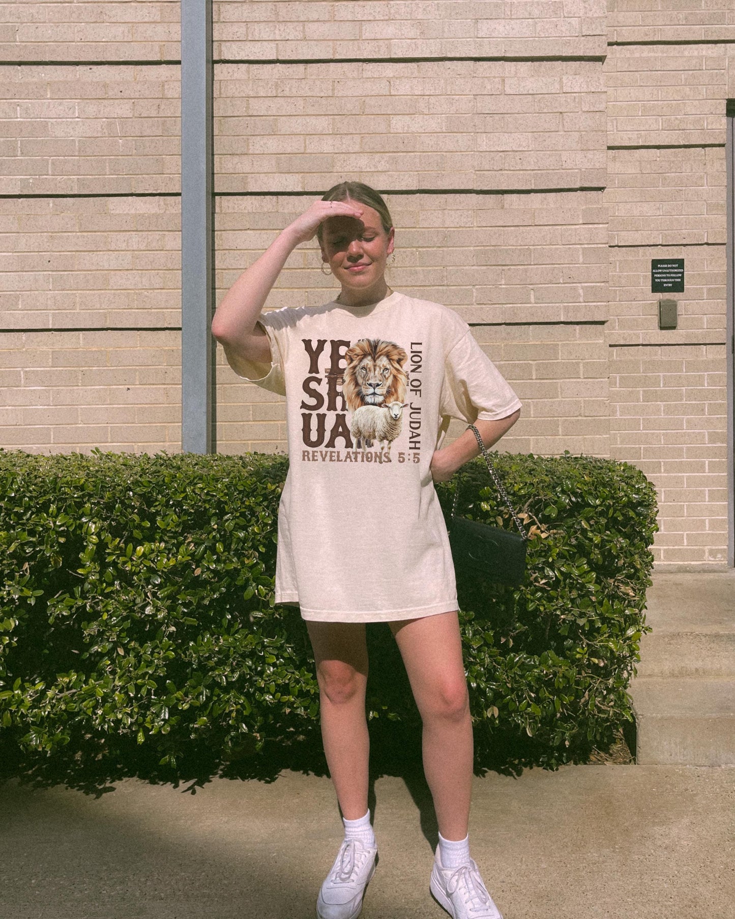 Yeshua Lion of Judah Shirt, Christian Graphic Tee, Revelation 5:5 Bible Verse Shirt, Jesus Tee, Faith-Based Oversized Shirt, Lamb of God Tee