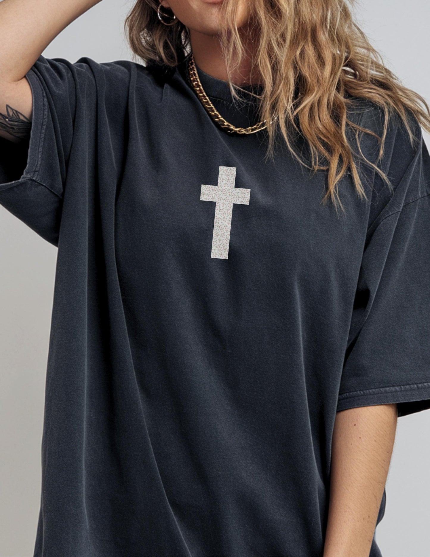 Jesus Is King Oversized Christian Tee: Faith-Based Streetwear