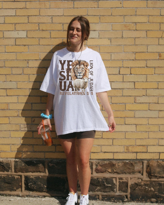 Yeshua Lion of Judah Shirt, Christian Graphic Tee, Revelation 5:5 Bible Verse Shirt, Jesus Tee, Faith-Based Oversized Shirt, Lamb of God Tee